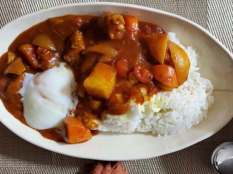 トマト缶で作るトマトカレー(*^_^*)